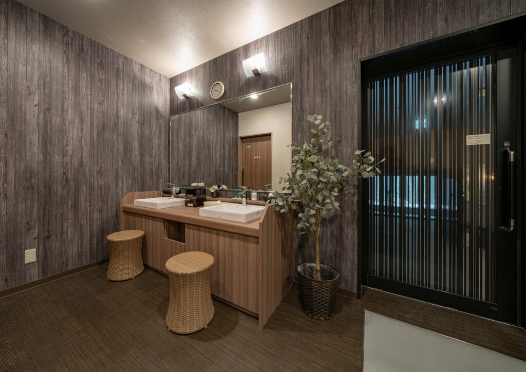 kurimoto202210-087_男子脱衣室_04